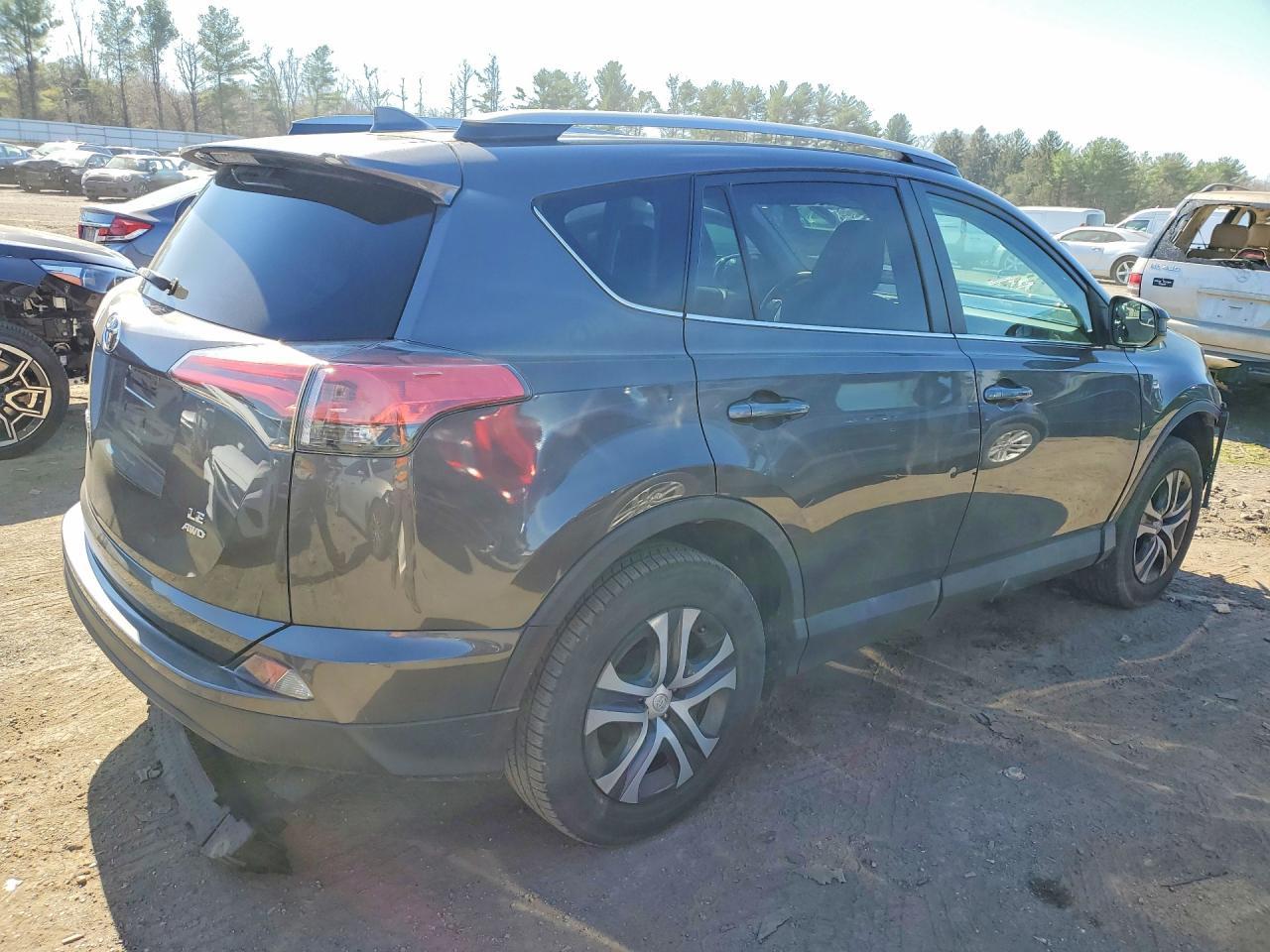 2017 Toyota Rav4 Le - Image 3