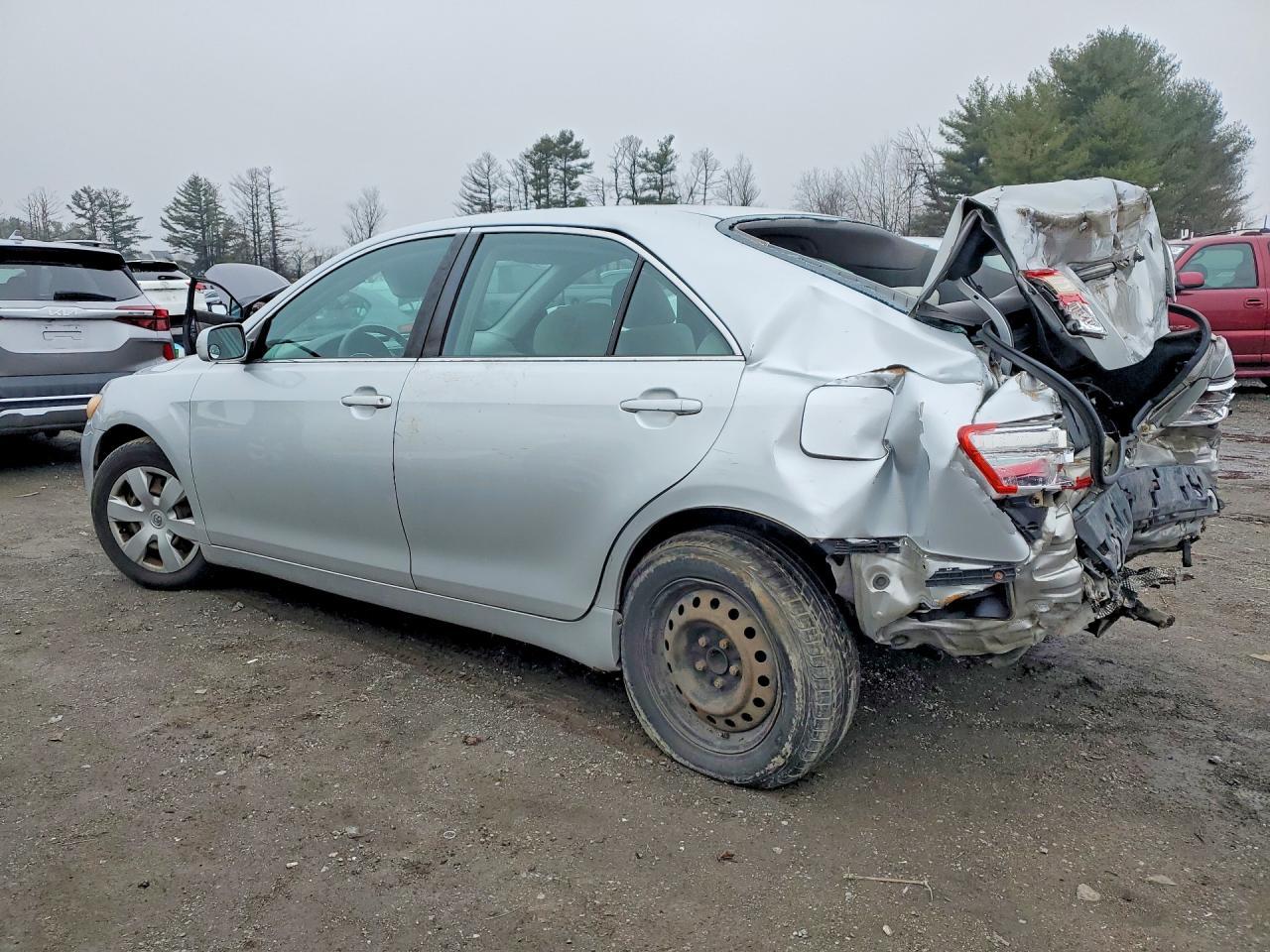2009 Toyota Camry Le - Image 2