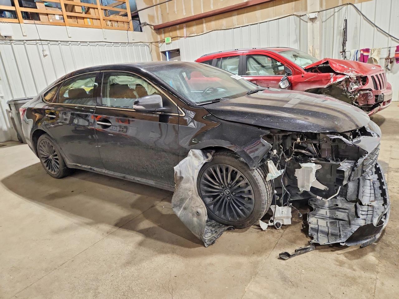 2016 Toyota Avalon Touring - Image 4