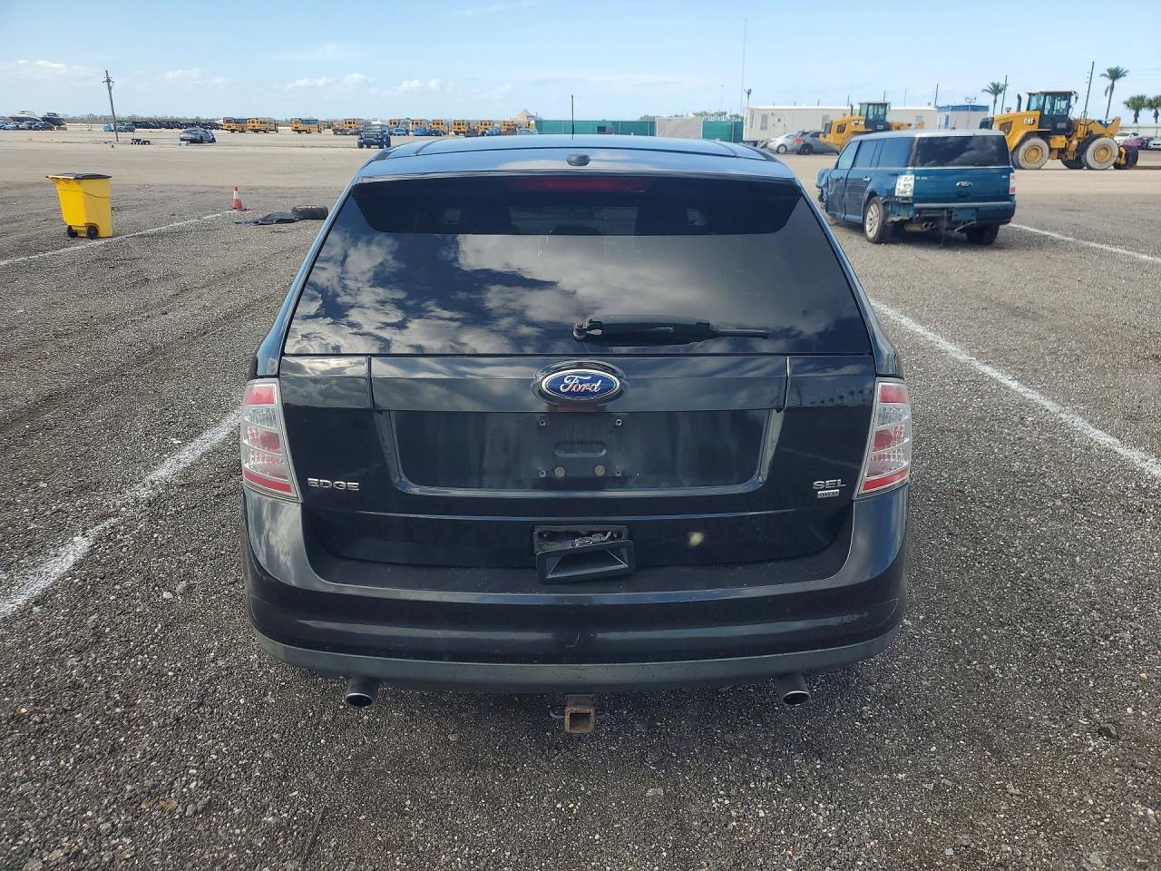 2010 Ford Other - Image 6