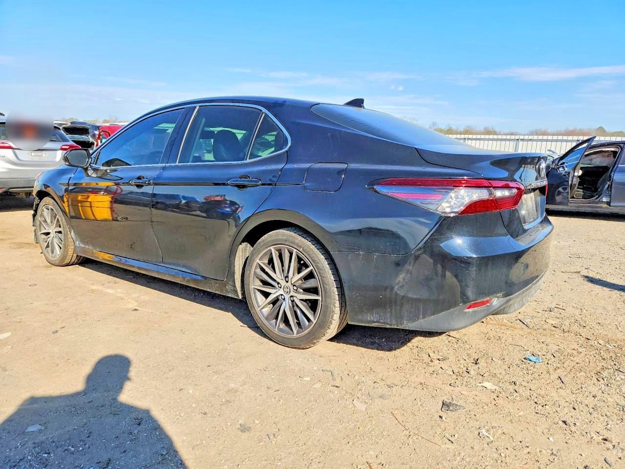 2021 Toyota Camry Xle - Image 2