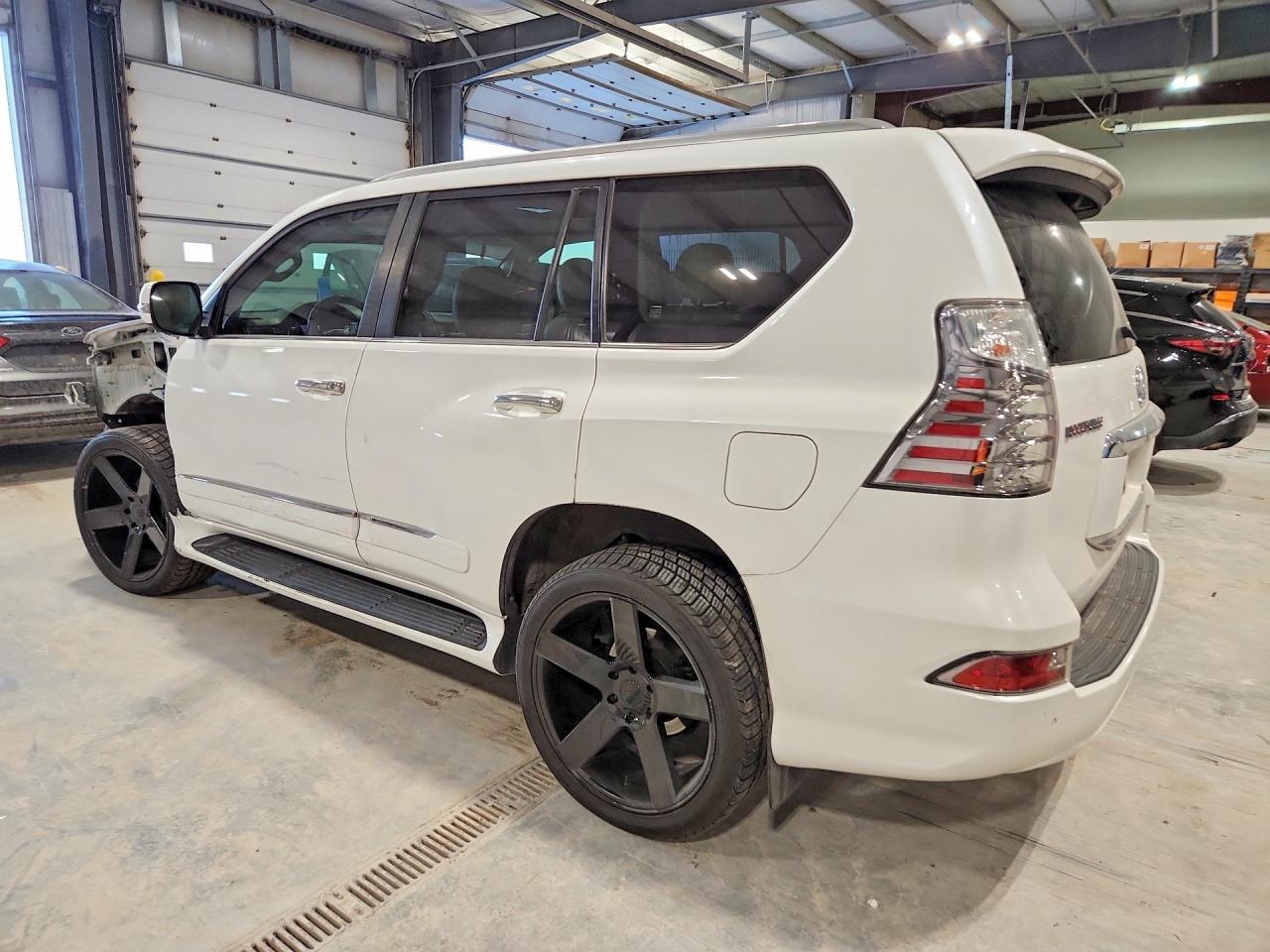 2016 Lexus Gx 460 Base - Фото 2