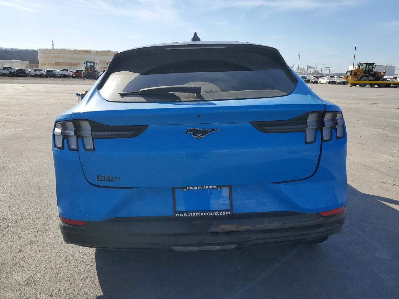 2023 Ford Mustang Mach-E Premium - Фото 6