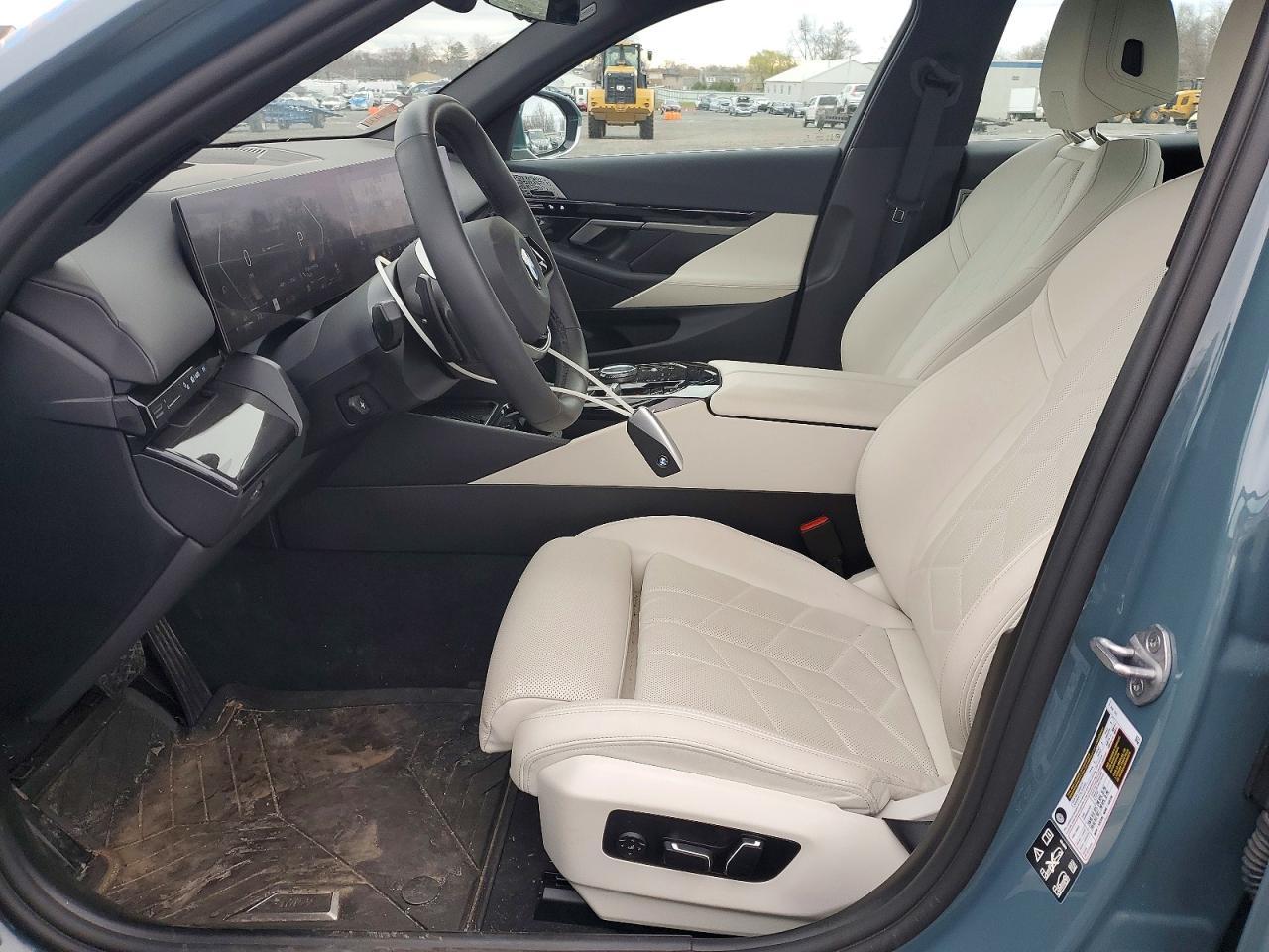 2025 BMW 530 Xi - Фото 7