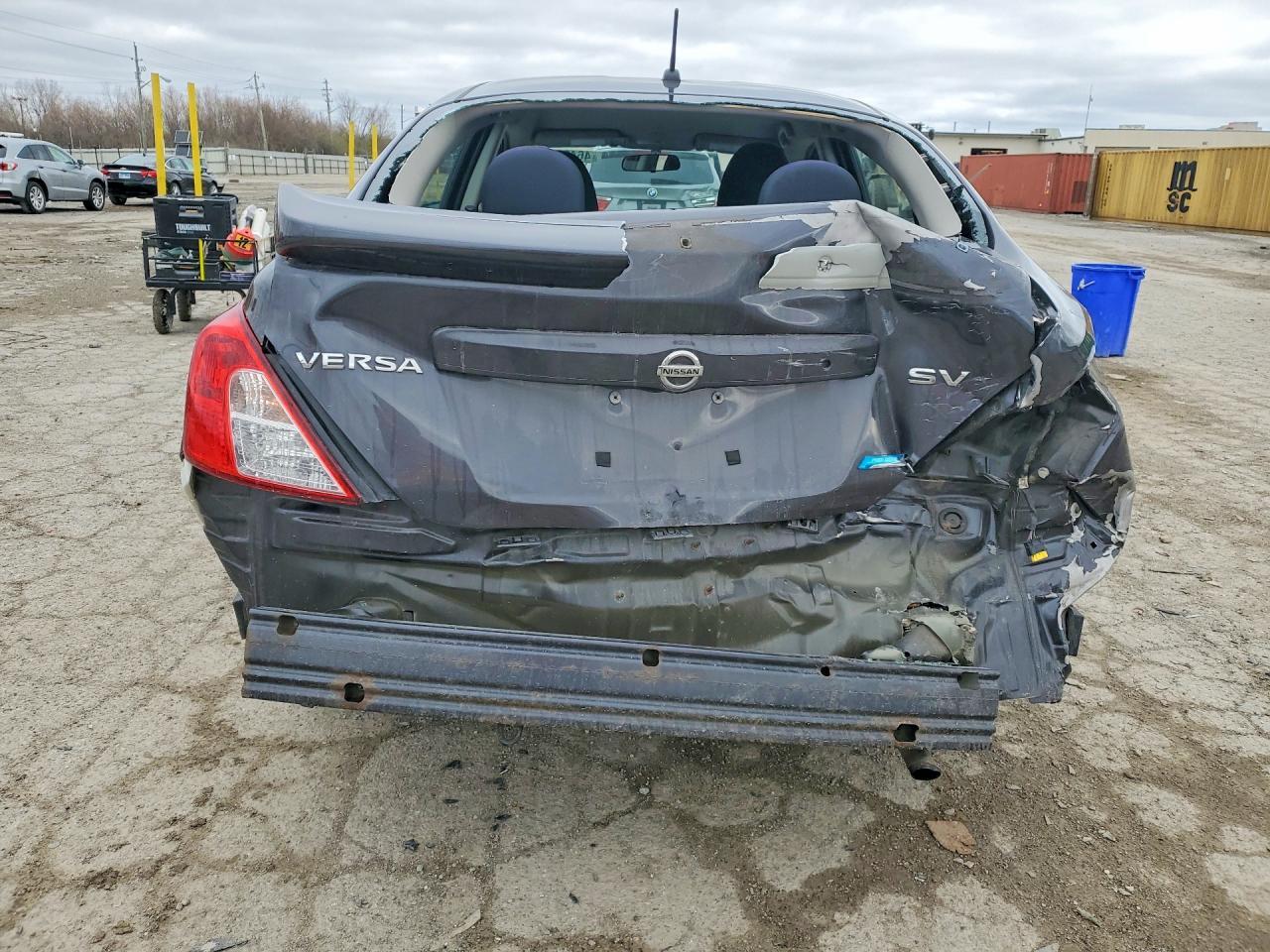 2015 Nissan Versa - Фото 6