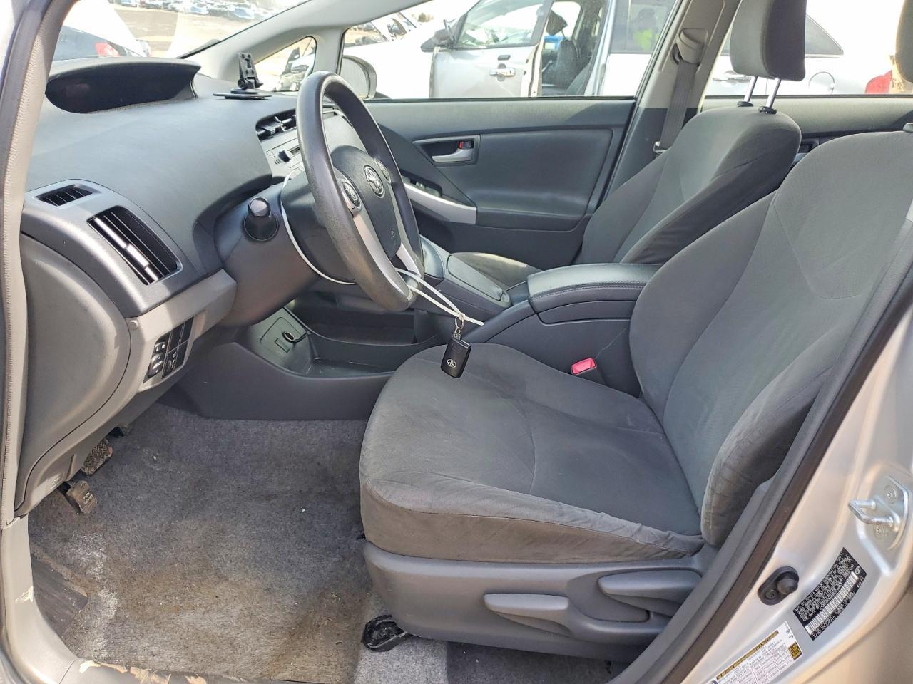 2011 Toyota Prius Two - Фото 7