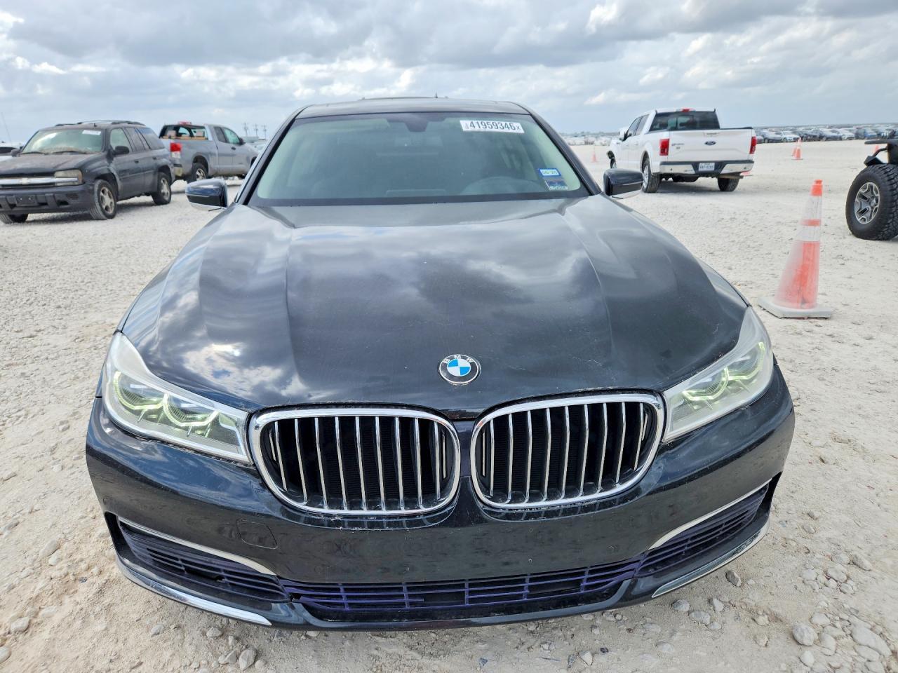 2016 BMW 750 I - Image 5