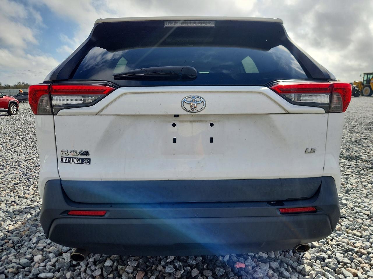 2019 Toyota Rav4 Le - Image 6
