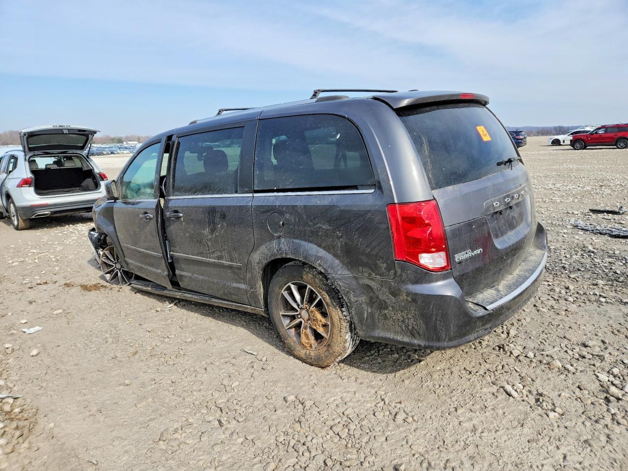 2017 Dodge Grand Caravan Sxt - Image 2