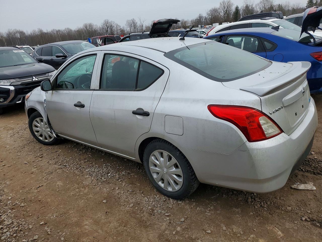 2015 Nissan Versa 1.6 S Plus - Image 2