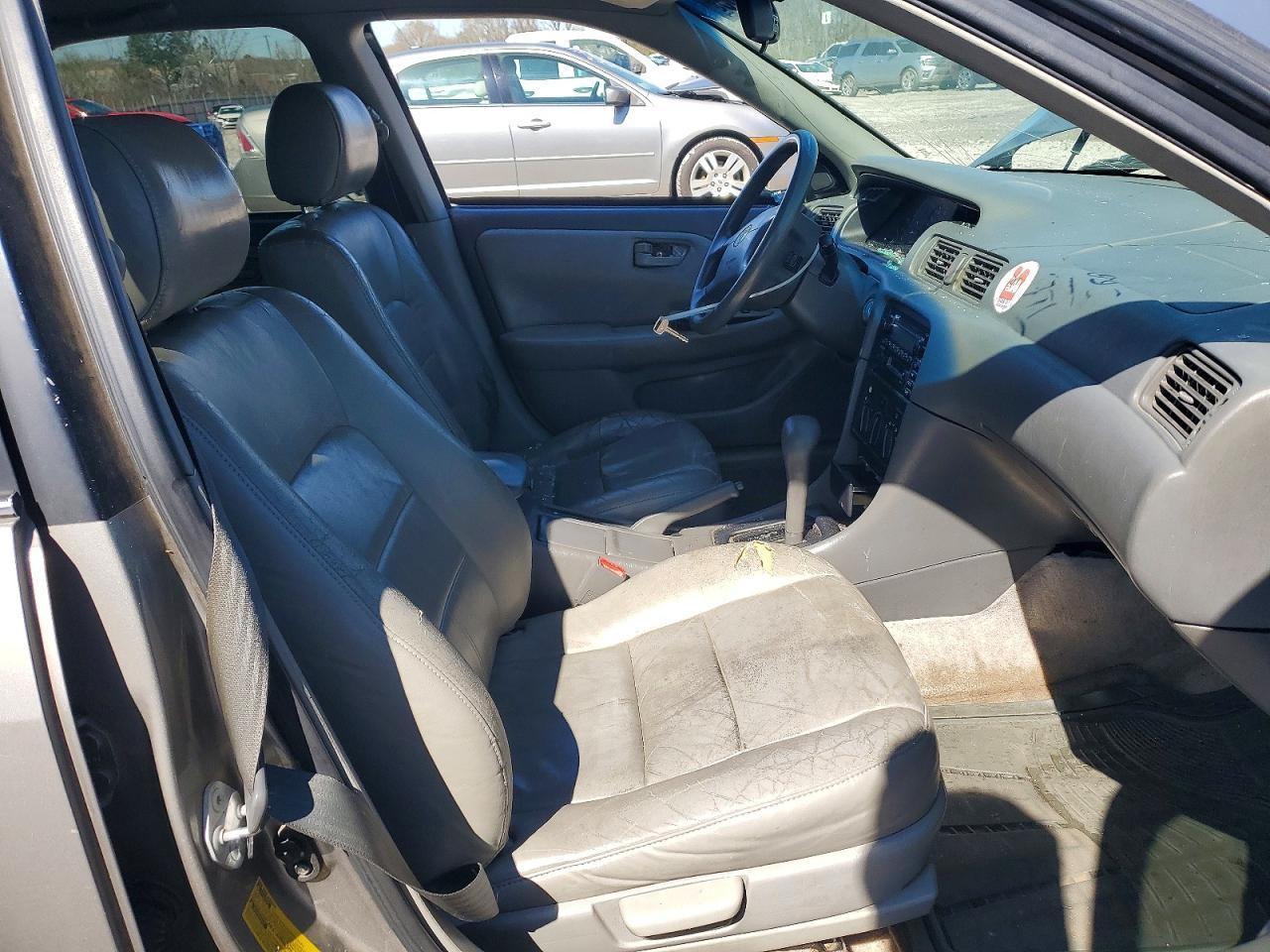 2000 Toyota Camry Le - Фото 7
