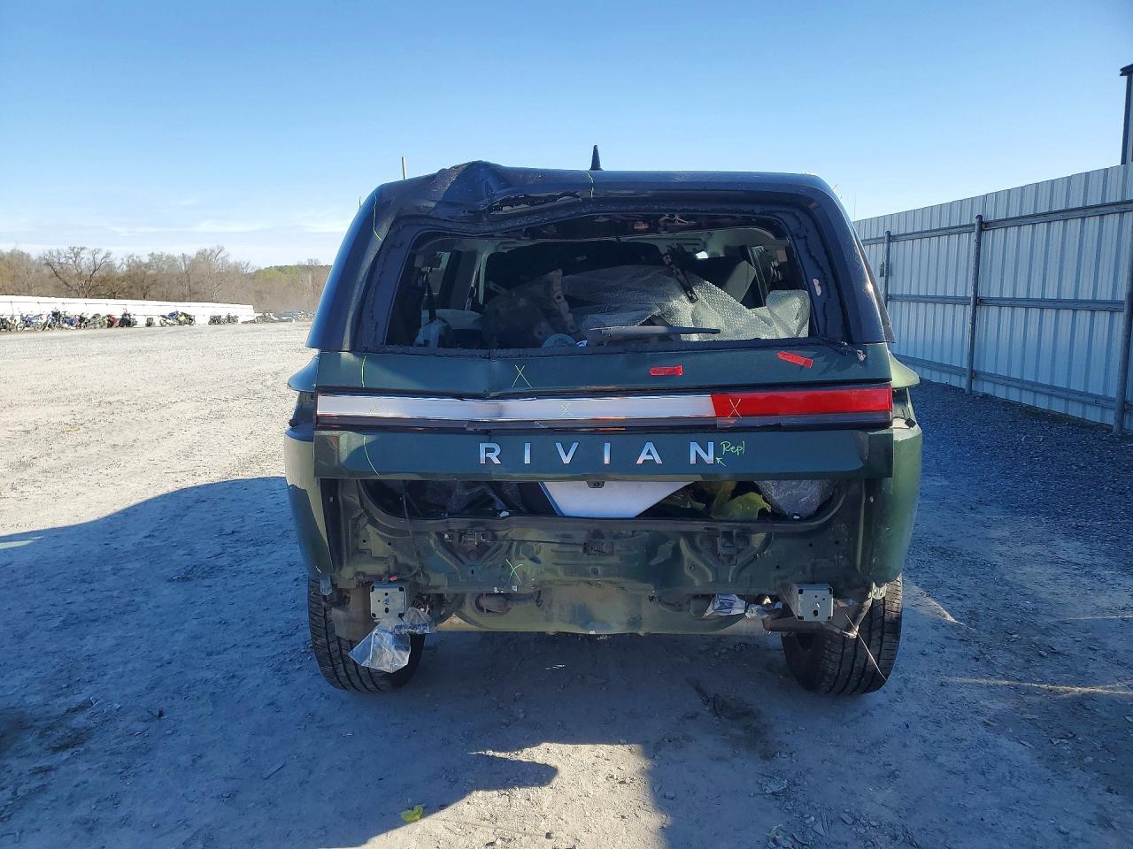 2024 Rivian R1S Adventure - Фото 6