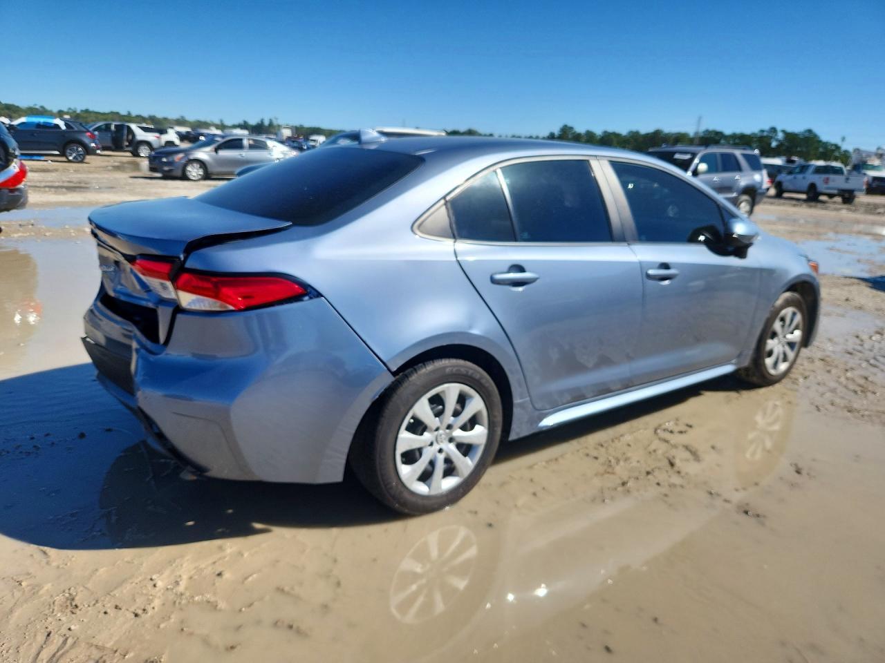 2022 Toyota Corolla Le - Фото 3