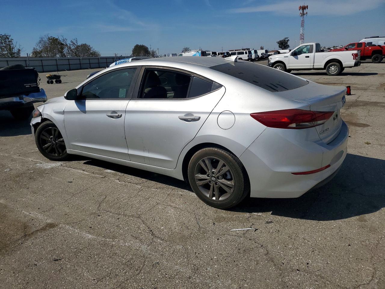 2018 Hyundai Elantra Sel - Image 2