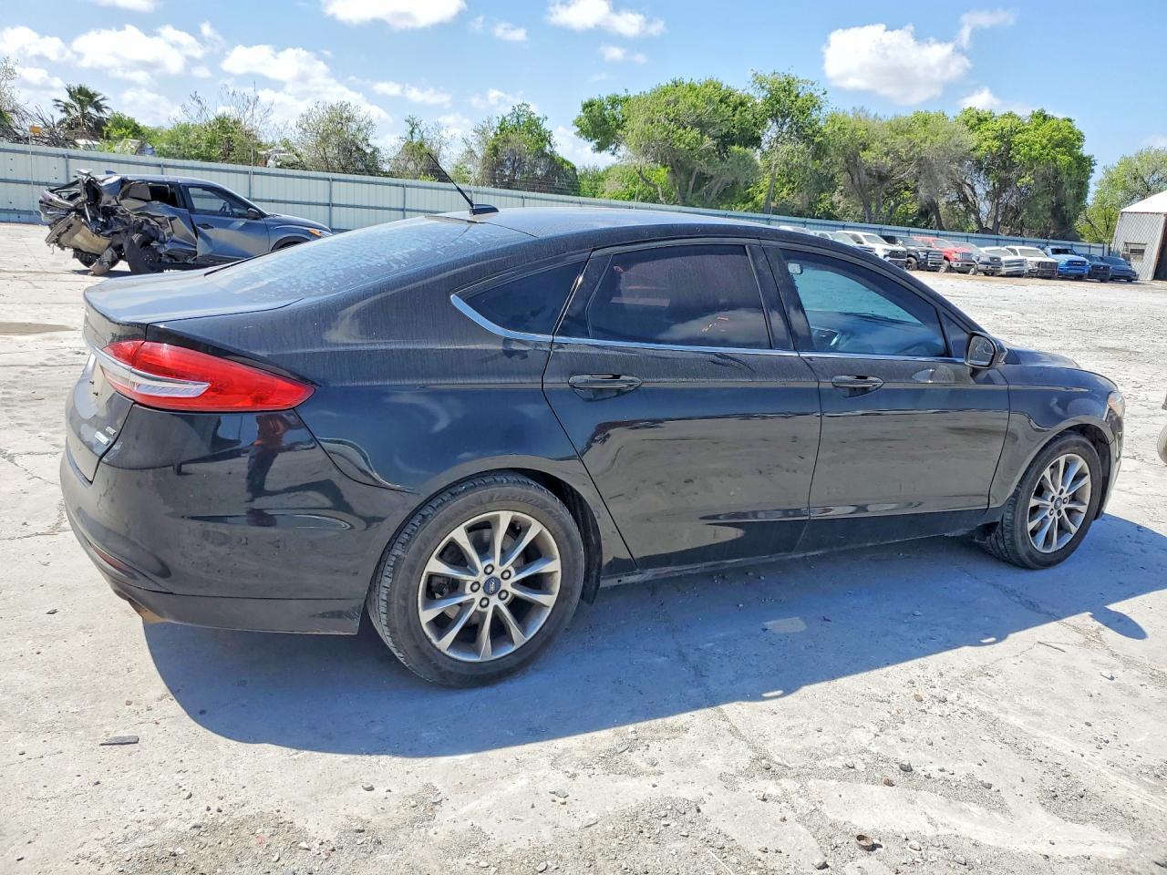 2017 Ford Fusion Se - Фото 3