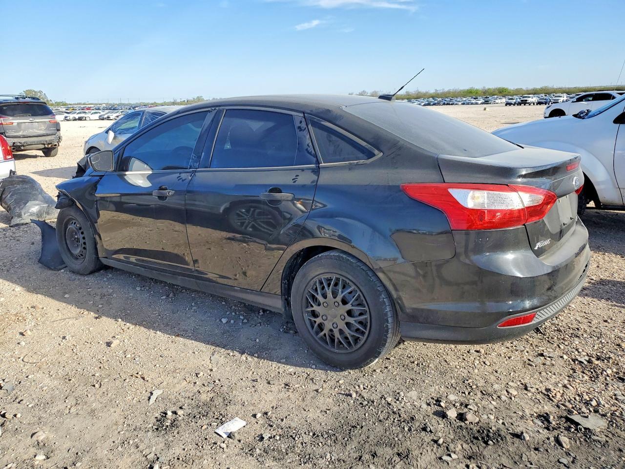 2014 Ford Focus S - Image 2