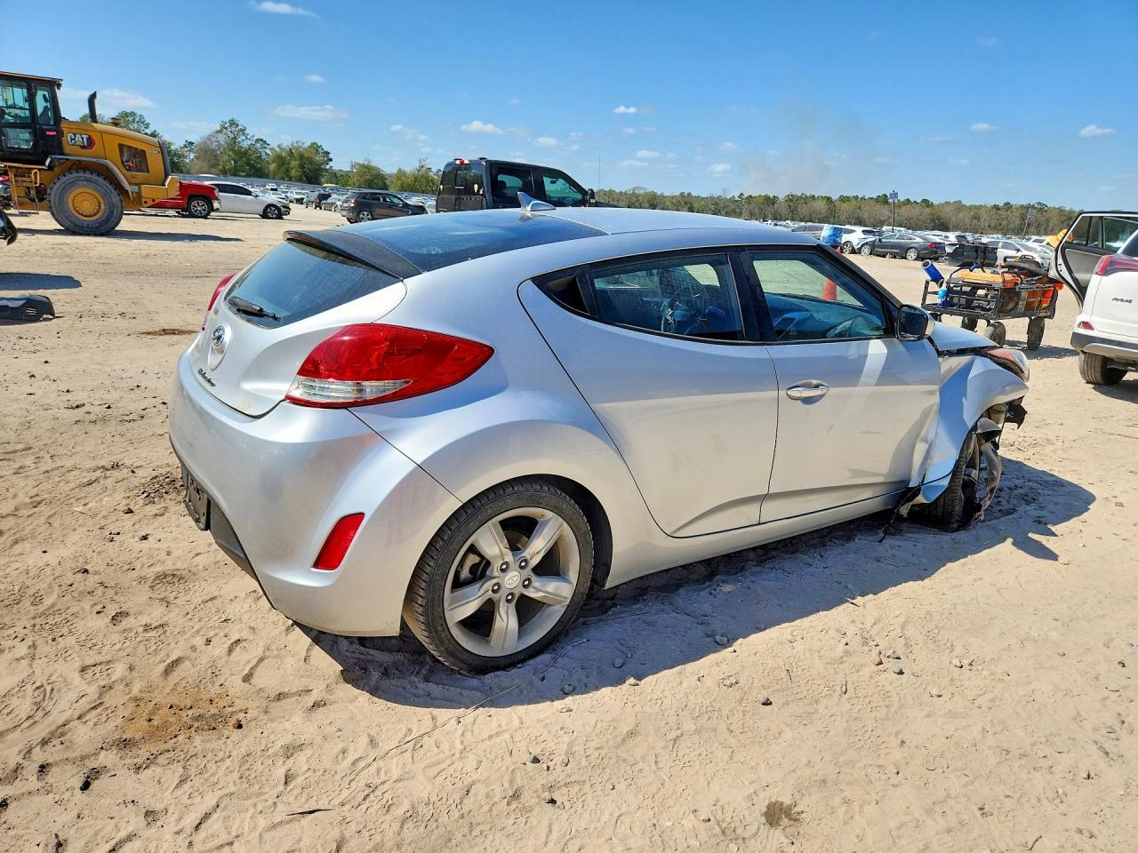 2013 Hyundai Veloster Base - Фото 3