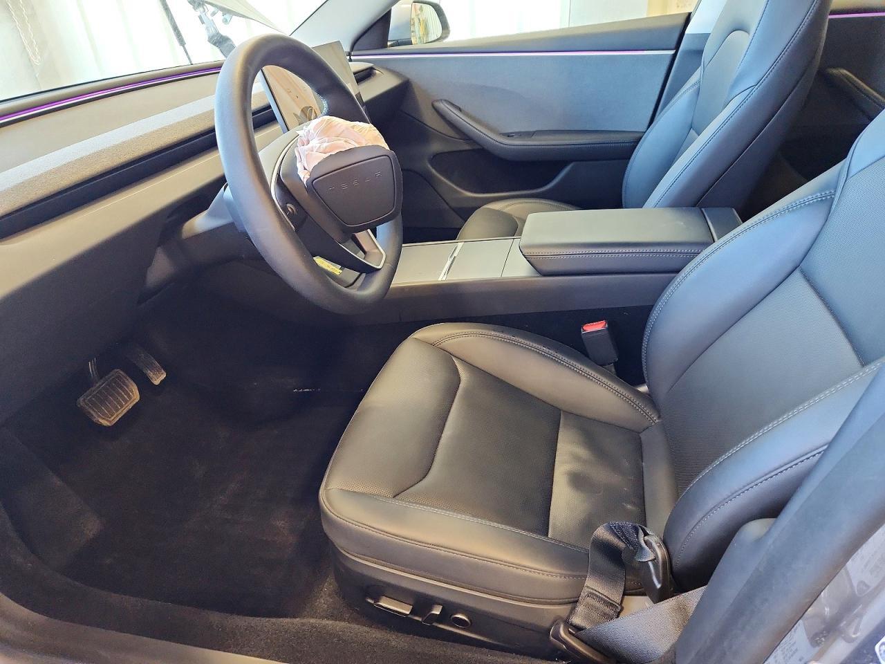 2025 Tesla Model 3 - Фото 7
