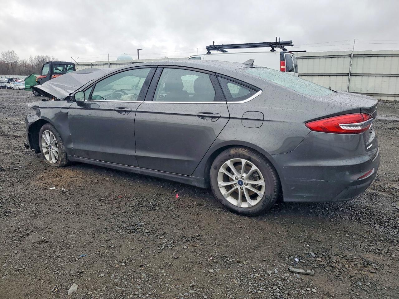2020 Ford Fusion Se - Фото 2