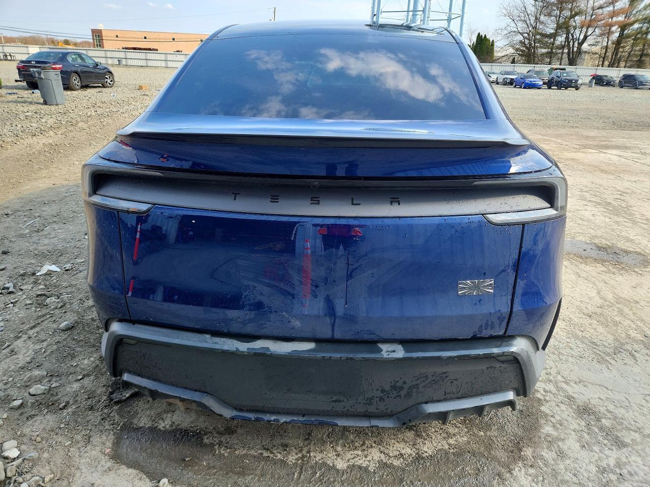 2026 Tesla Model Y - Фото 6