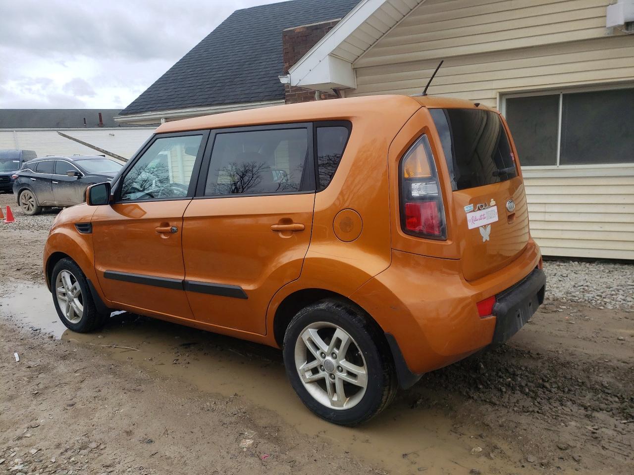2011 Kia Soul + - Image 2