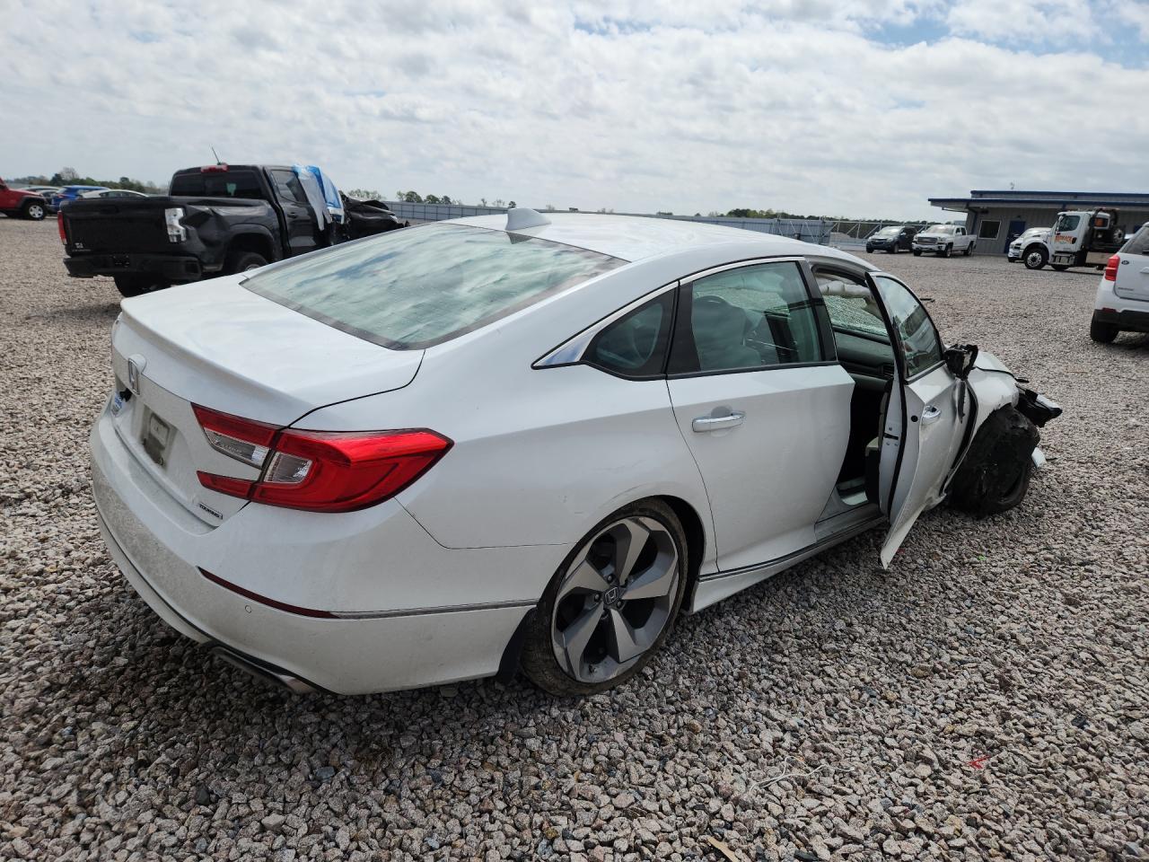 2018 Honda Accord Touring - Фото 3