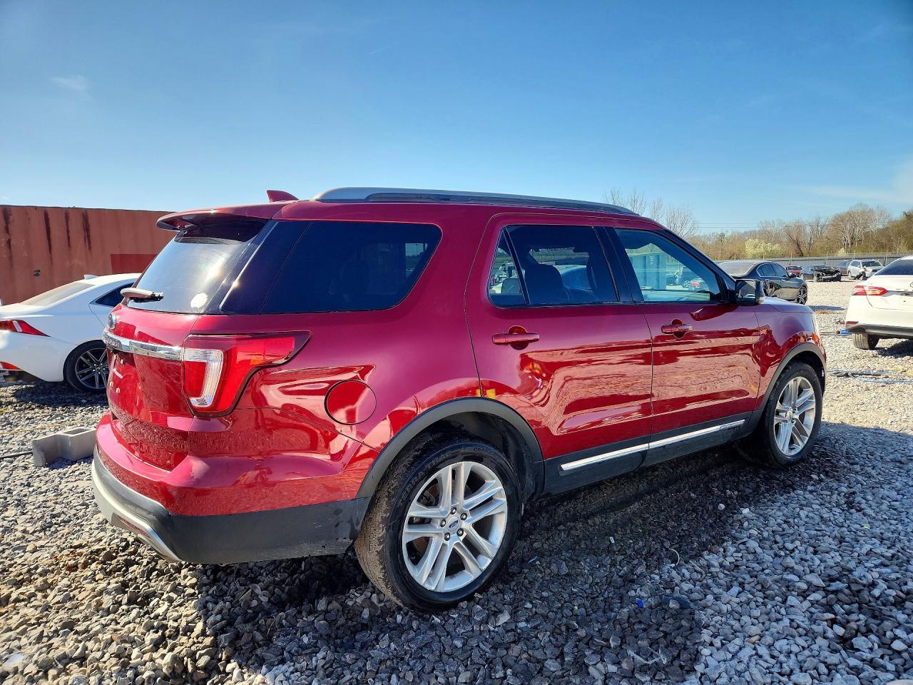2017 Ford Explorer Xlt - Image 3
