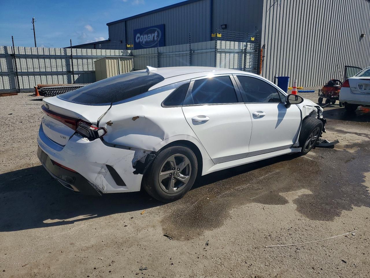 2021 Kia K5 Lxs - Image 3