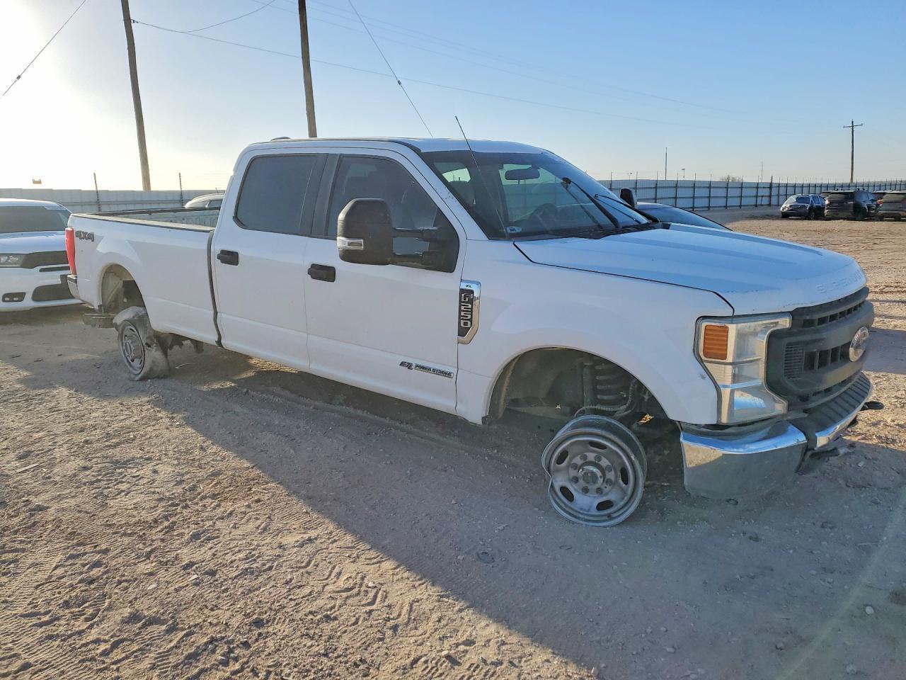 2022 Ford F250 Super Duty - Фото 4