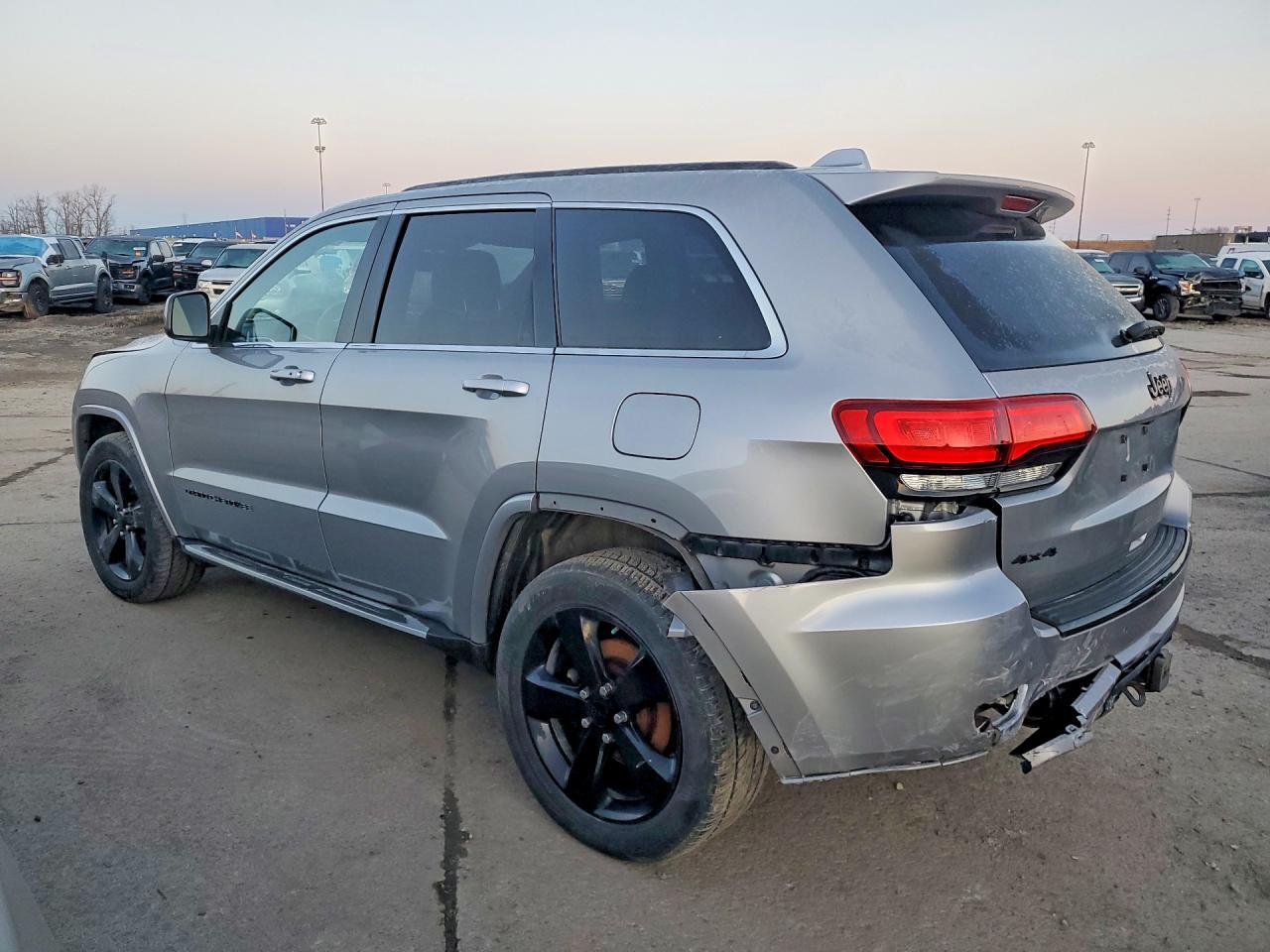2015 Jeep Grand Cherokee Laredo - Image 2