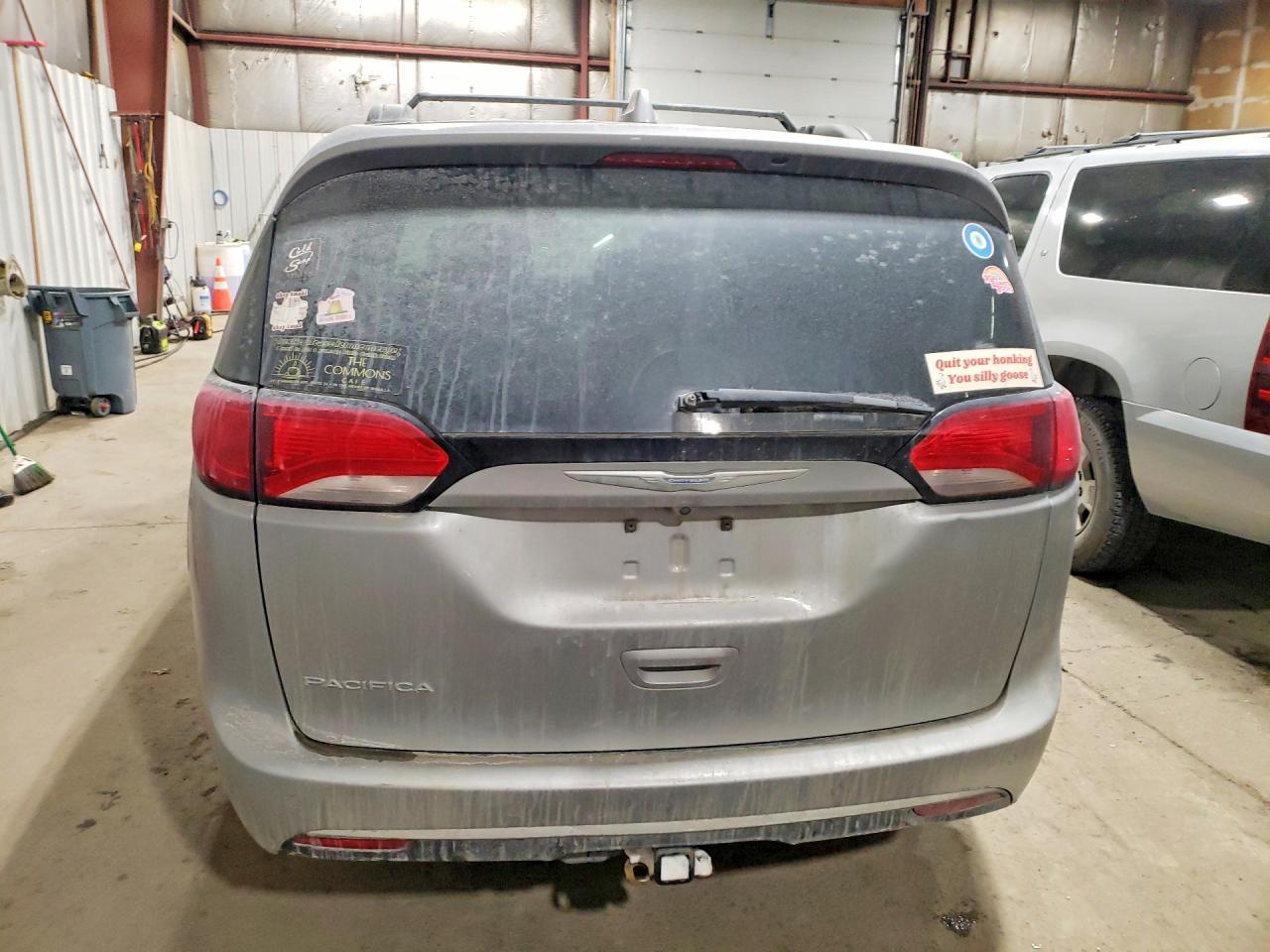 2017 Chrysler Pacifica Touring L - Image 6