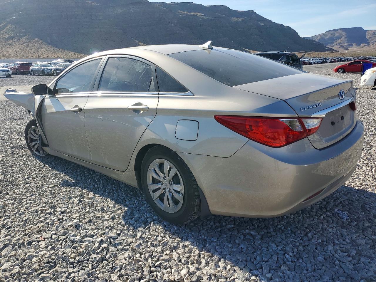 2011 Hyundai Sonata Gls - Image 2