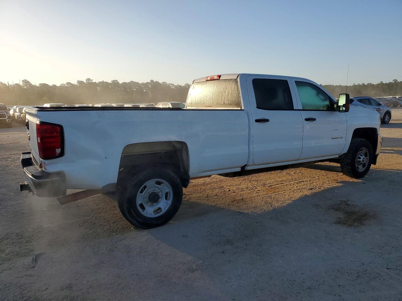 2019 Chevrolet Silverado C2500 Heavy Duty - Image 3
