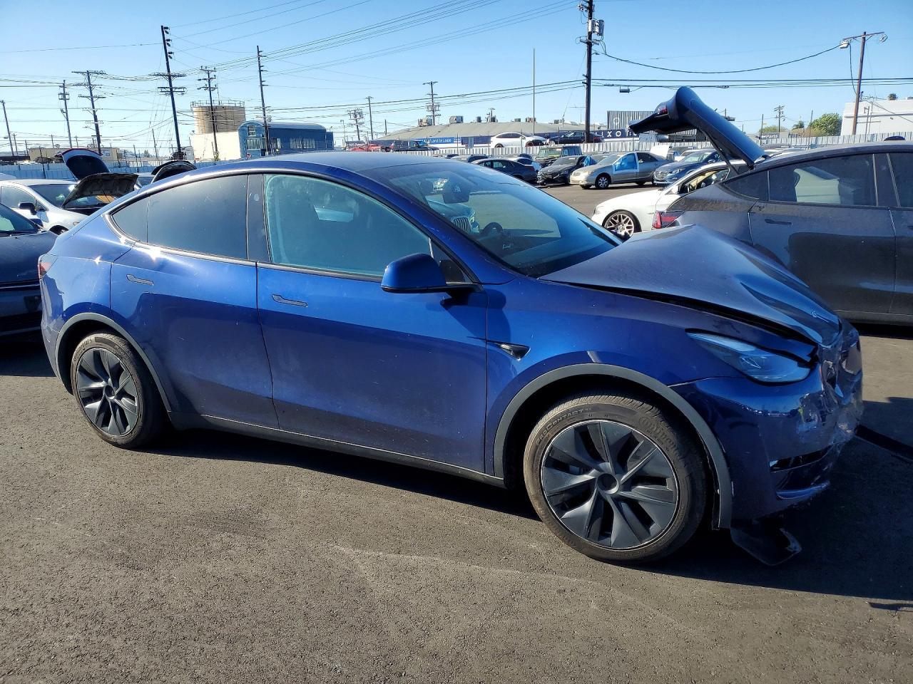 2024 Tesla Model Y - Фото 4