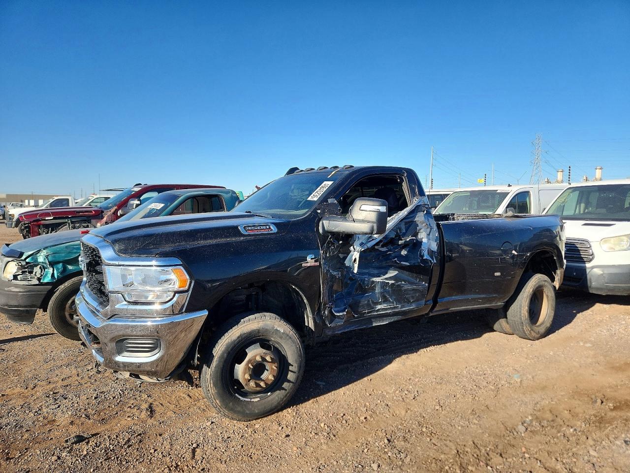 2023 Ram 3500 Tradesman - Фото 2