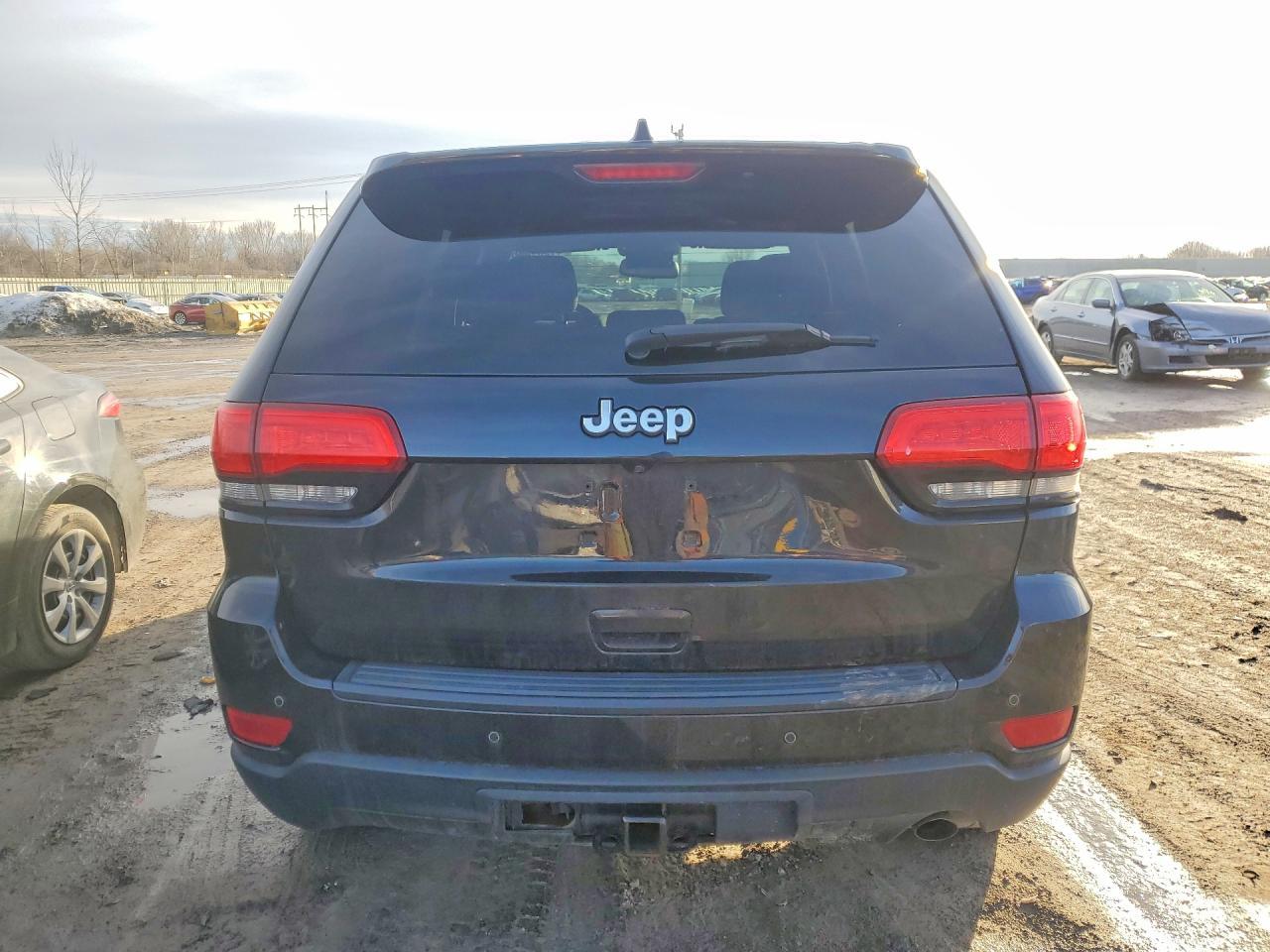 2016 Jeep Grand Cherokee Laredo - Image 6