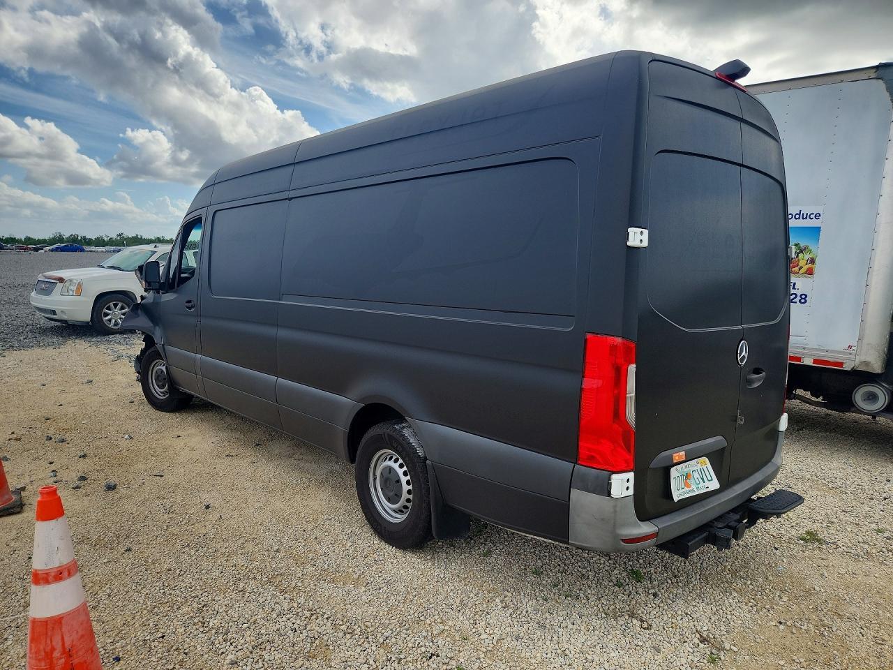2022 Mercedes-Benz Sprinter 2500 - Фото 2