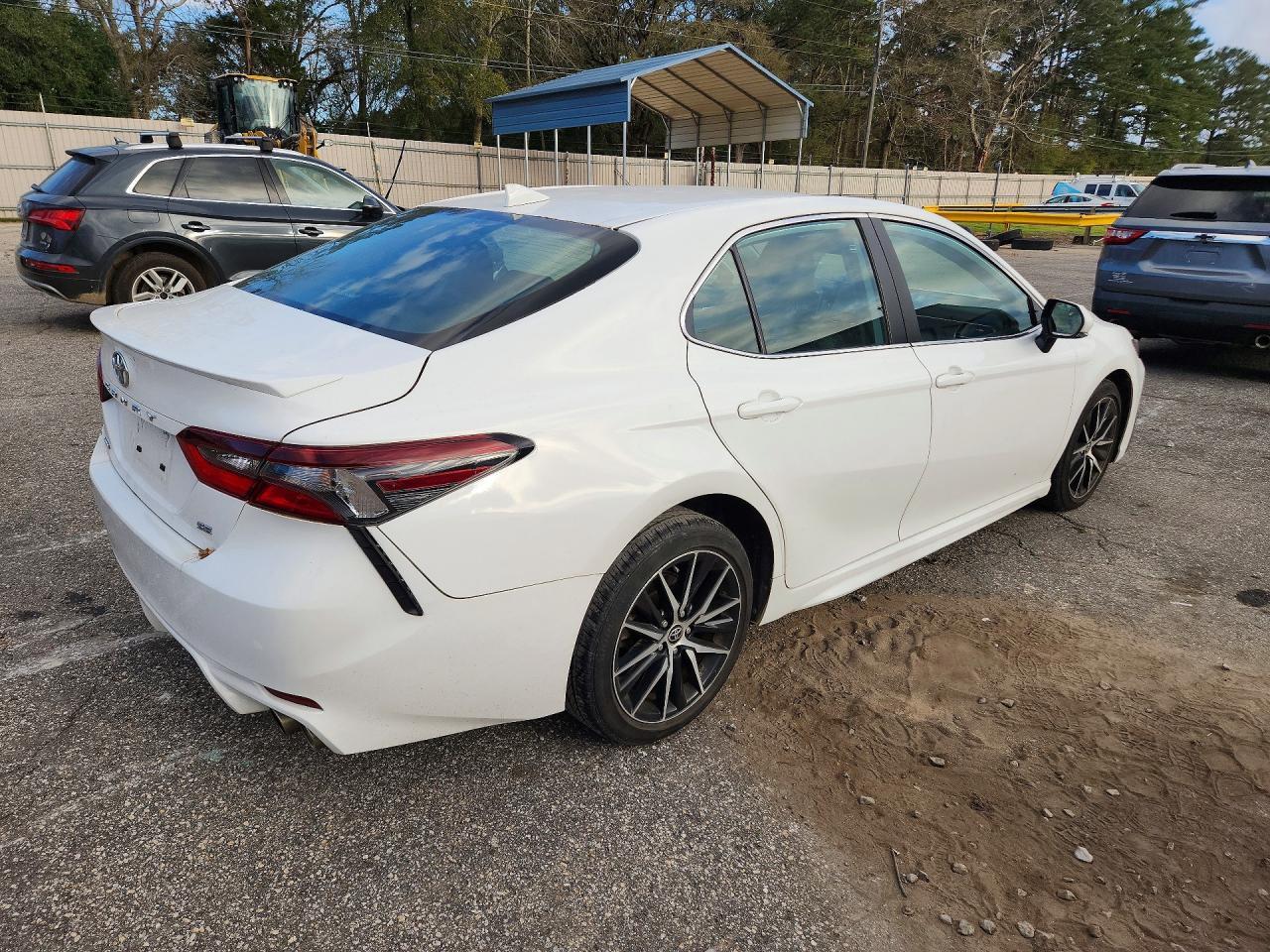 2024 Toyota Camry Se - Фото 3