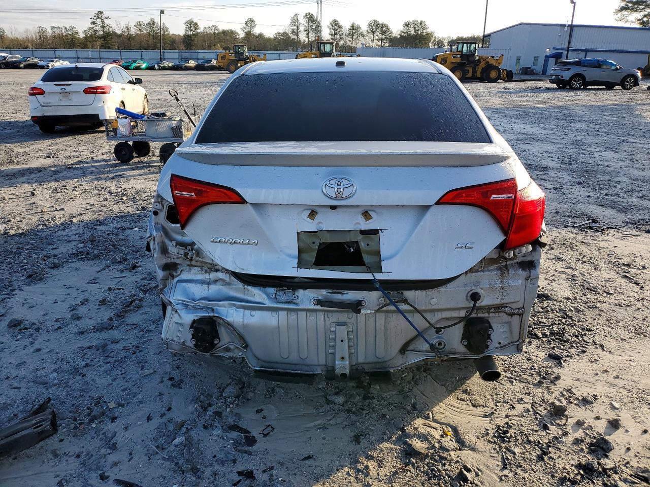 2017 Toyota Corolla Se - Фото 6