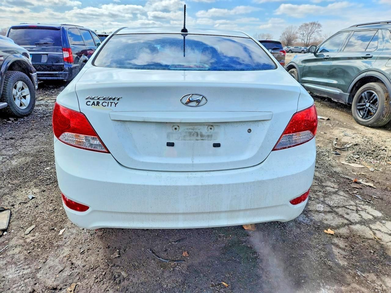 2013 Hyundai Accent Gls - Image 6