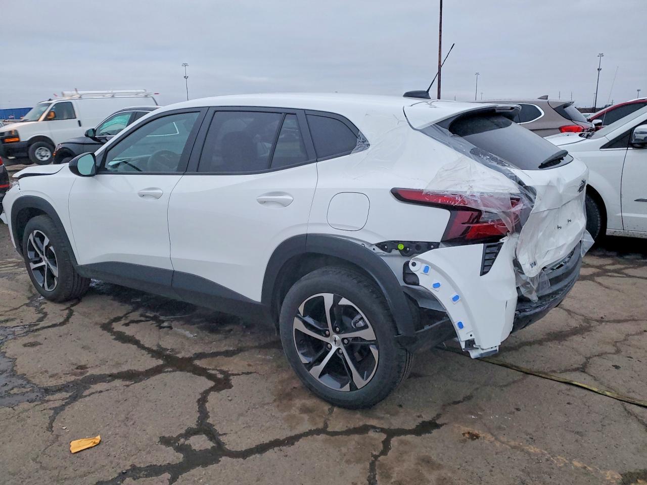 2025 Chevrolet Trax 1Rs - Фото 2