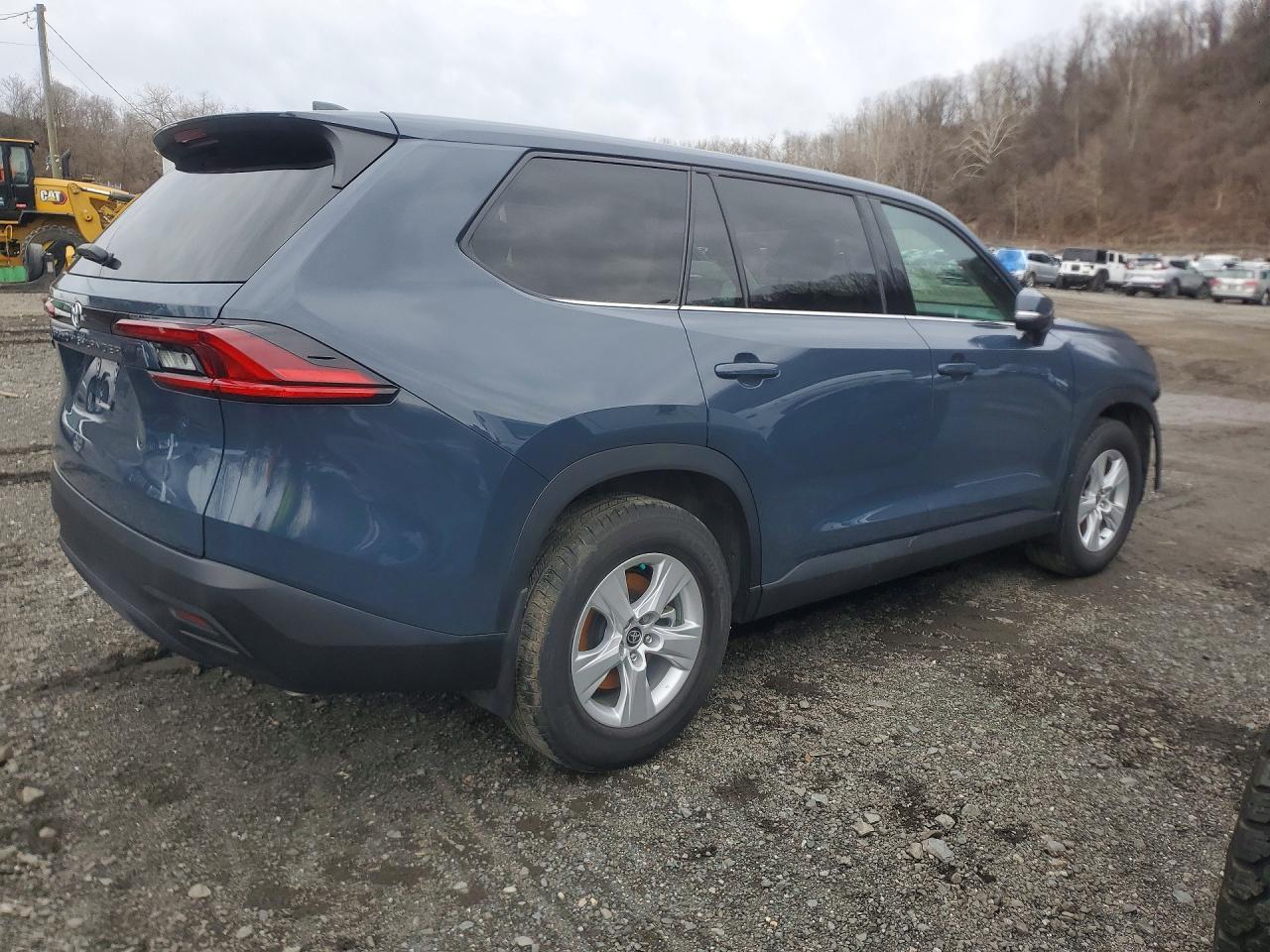2025 Toyota Grand Highlander Le - Фото 3