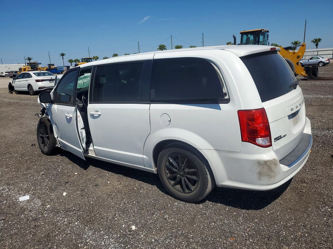 2019 Dodge Grand Caravan Gt - Image 2