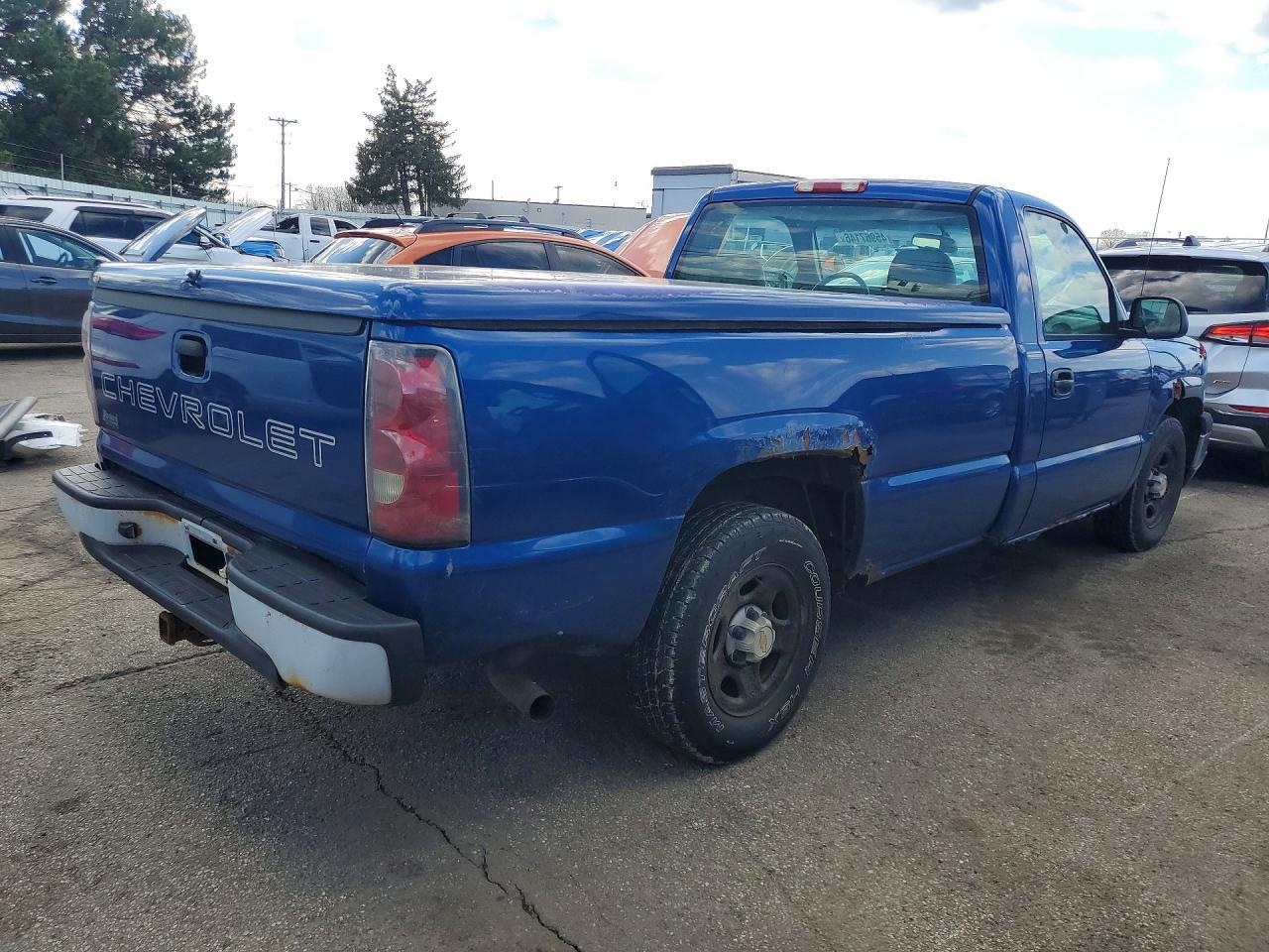 2004 Chevrolet Silverado C1500 - Фото 3