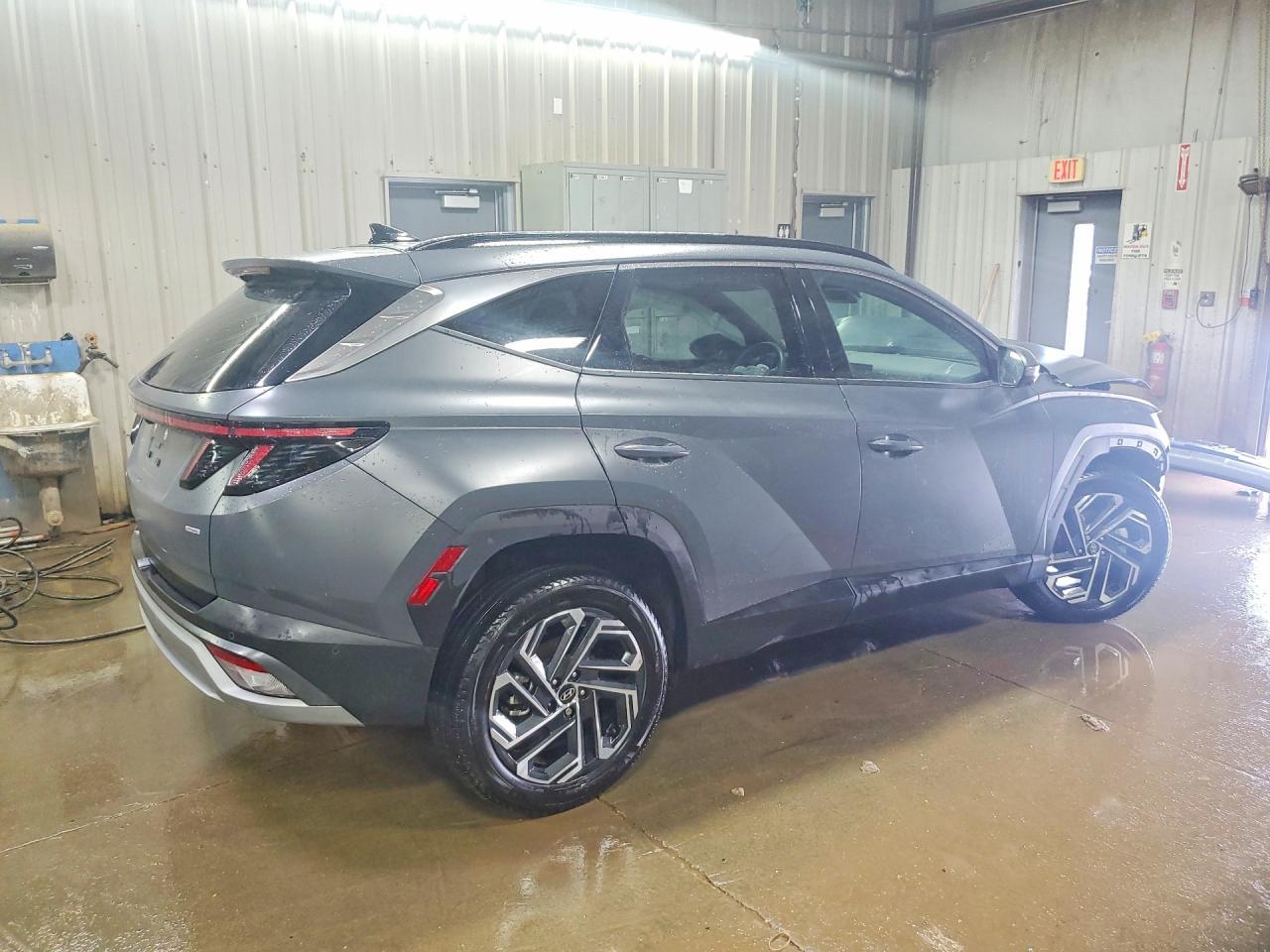 2025 Hyundai Tucson Limited - Image 3