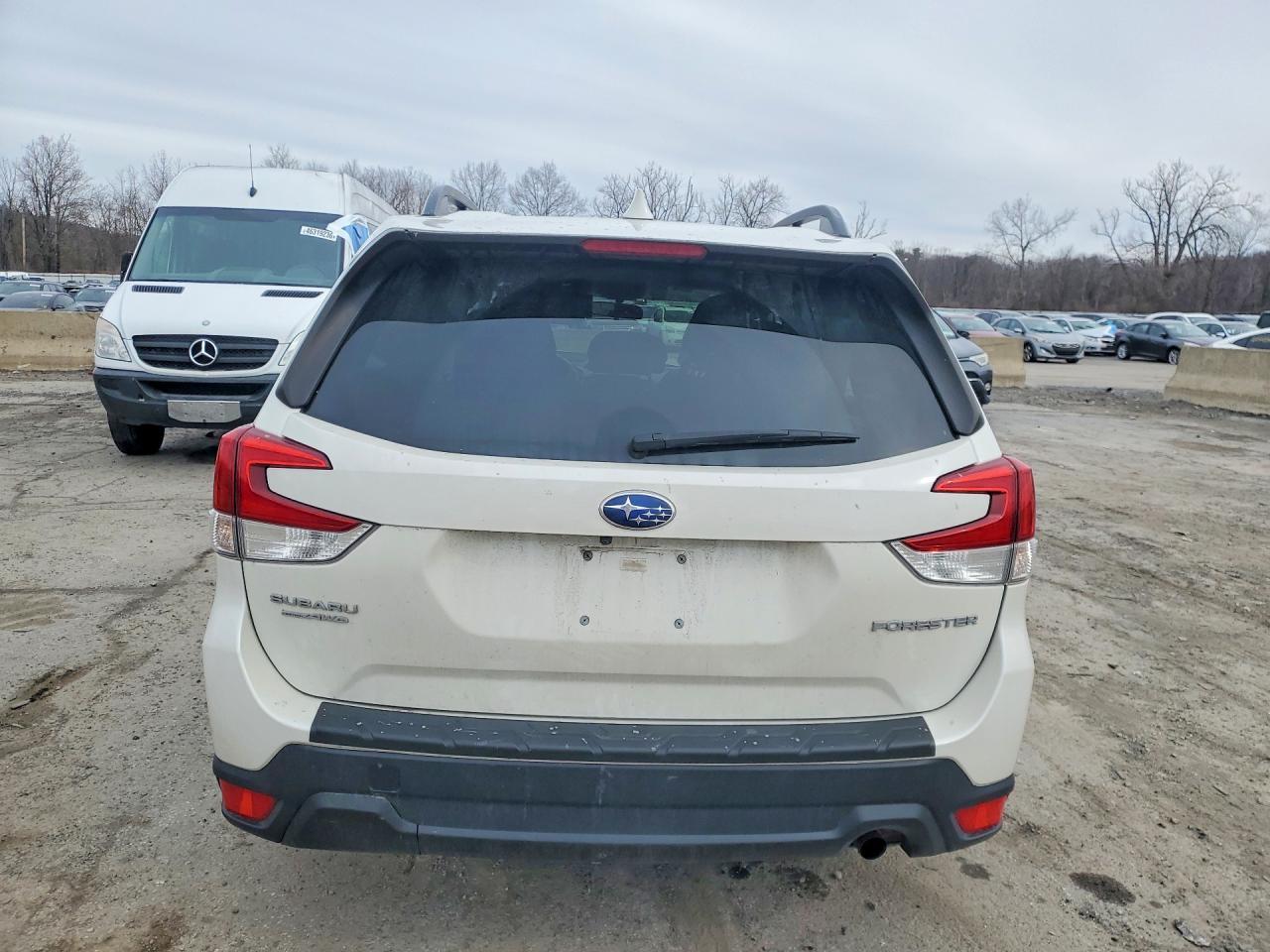 2019 Subaru Forester Premium - Image 6