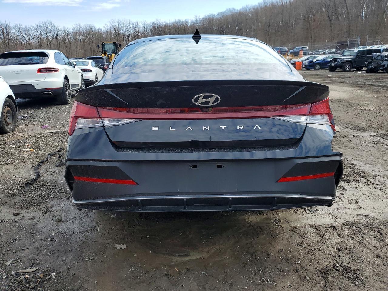 2025 Hyundai Elantra Sel Sport - Фото 6