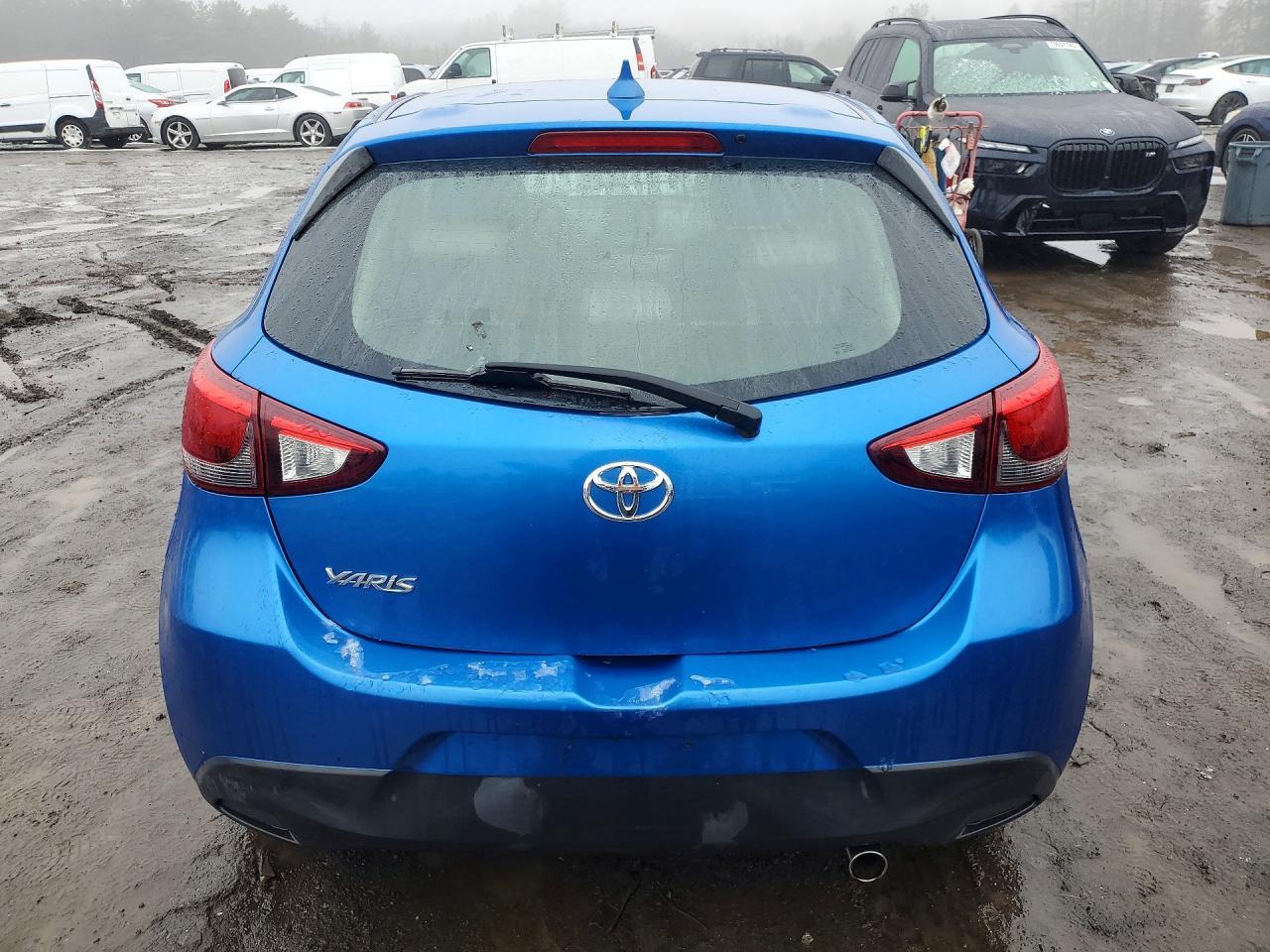 2020 Toyota Yaris Hatchback Le - Фото 6