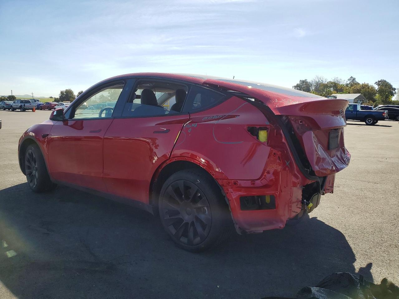 2023 Tesla Model Y - Image 2