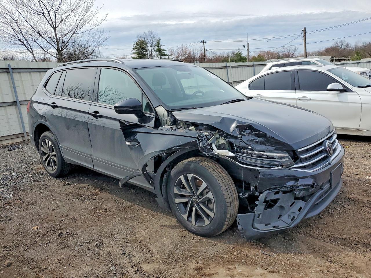 2022 Volkswagen Tiguan S - Image 4